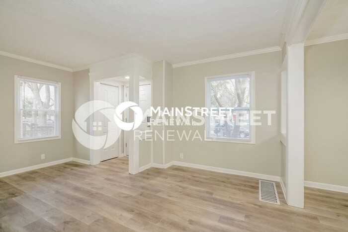 1141 N Rochester Ave - Photo 5 of 17