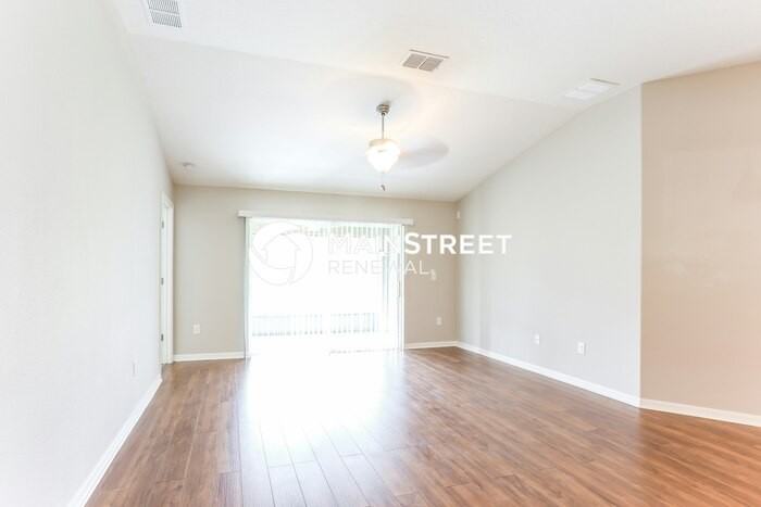 8020 Cherry Branch Dr - Photo 3 of 16