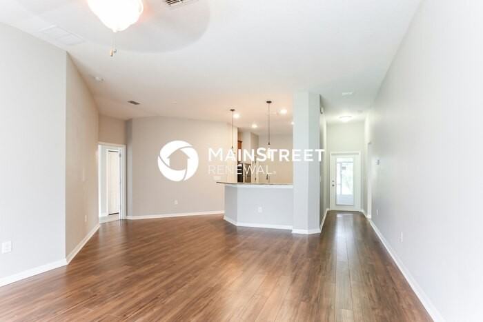 8020 Cherry Branch Dr - Photo 4 of 16