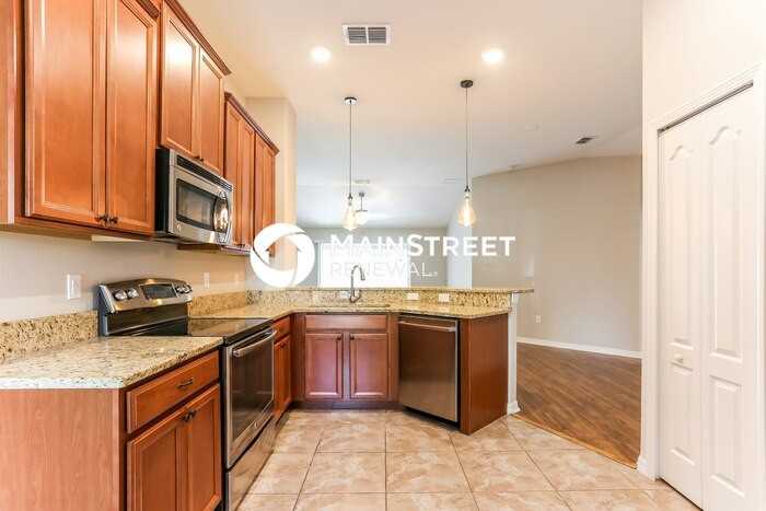 8020 Cherry Branch Dr - Photo 5 of 16