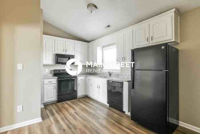 500 Ogburn Rd - Photo 5 of 15