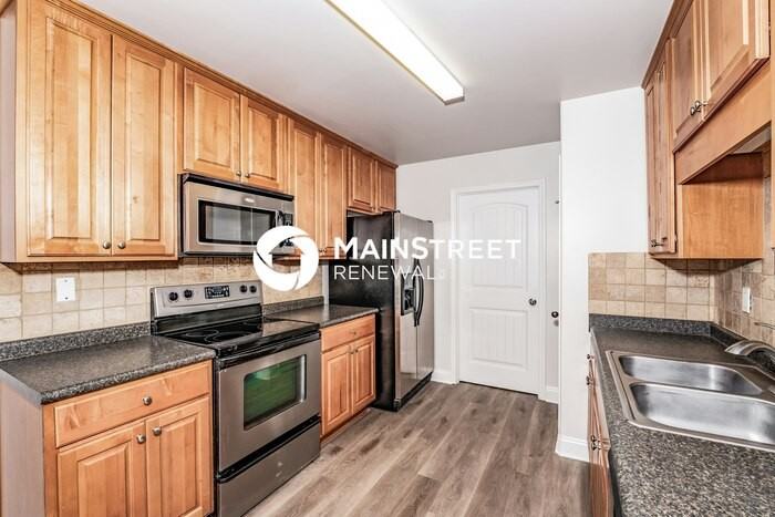 105 Clover St - Photo 5 of 17