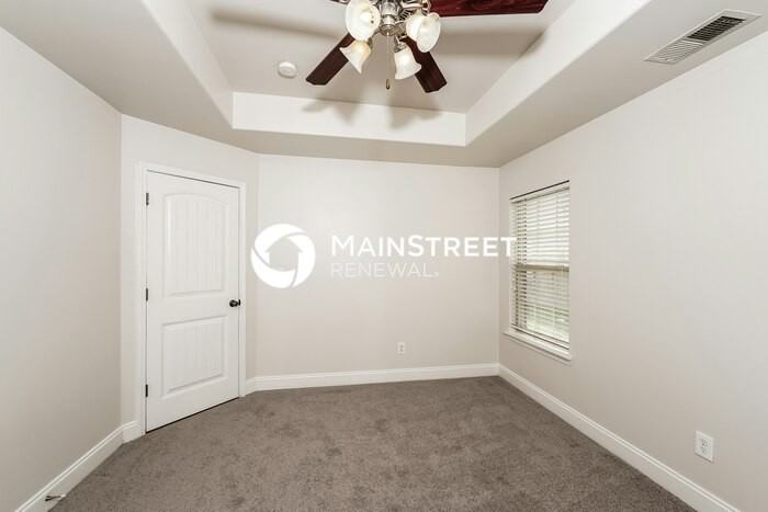 105 Clover St - Photo 6 of 17