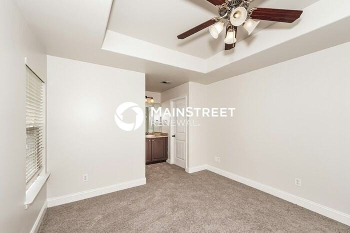 105 Clover St - Photo 7 of 17