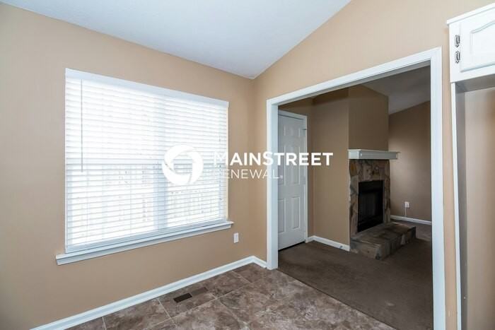 515 Shaggy Hickory Trl - Photo 4 of 15