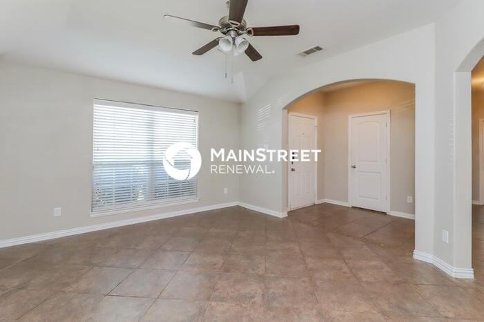 2408 Hawkwood Ct - Photo 5 of 16