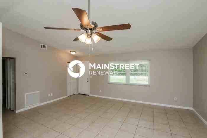 995 Armstrong Rd Se - Photo 4 of 16