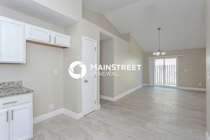 3550 Caroline Vale Blvd - Photo 4 of 16
