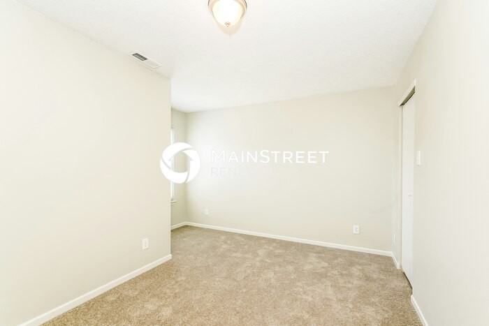 138 Frostwood Ln - Photo 7 of 17