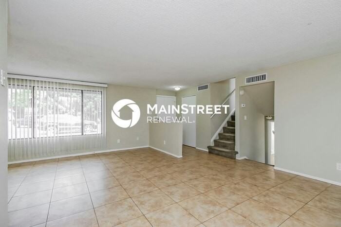 2629 N 49th Dr - Photo 3 of 17