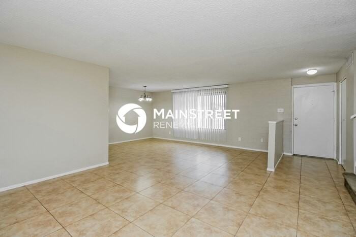 2629 N 49th Dr - Photo 4 of 17