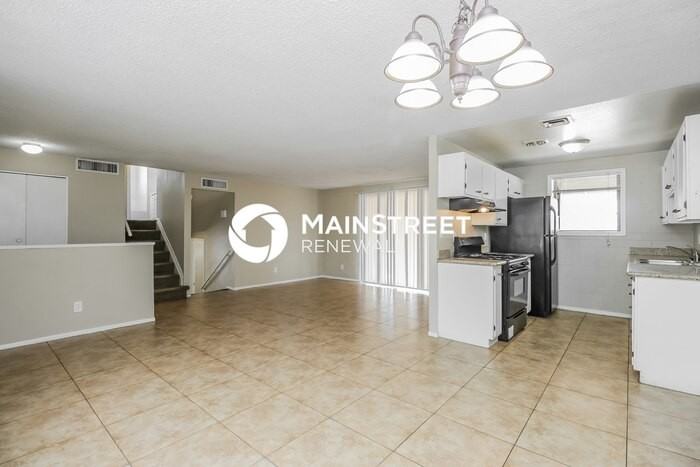 2629 N 49th Dr - Photo 5 of 17