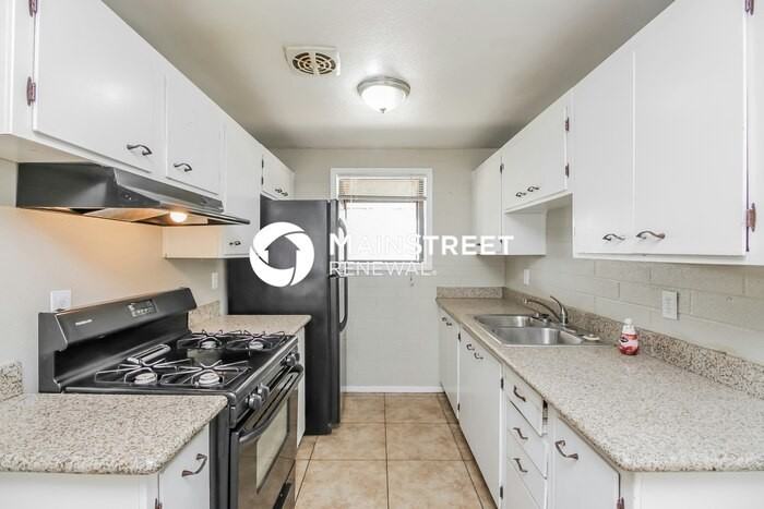 2629 N 49th Dr - Photo 6 of 17