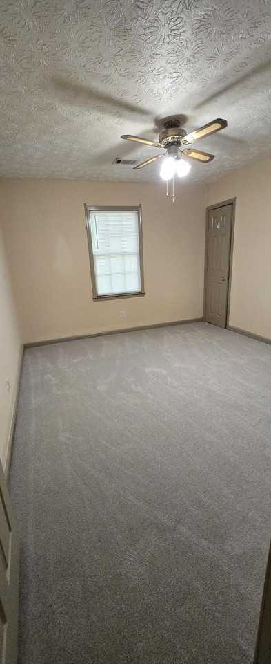 477 Southern Way - Photo 2 of 6