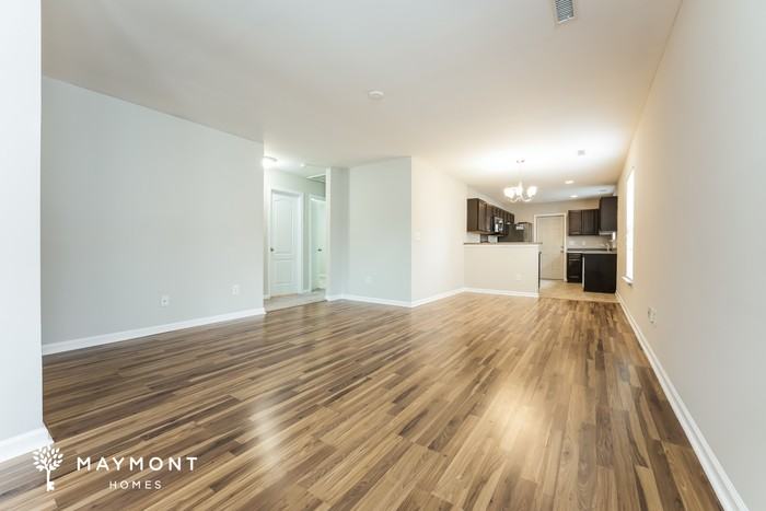 154 Tyger St - Photo 4 of 15