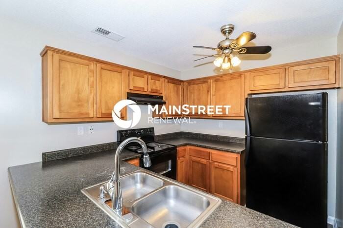 7932 Bay Meadow Cir N - Photo 7 of 17