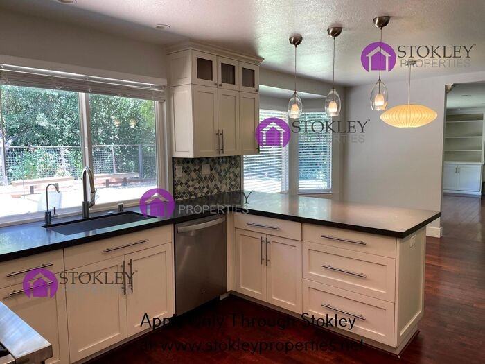 25 Banbridge Pl - Photo 3 of 20