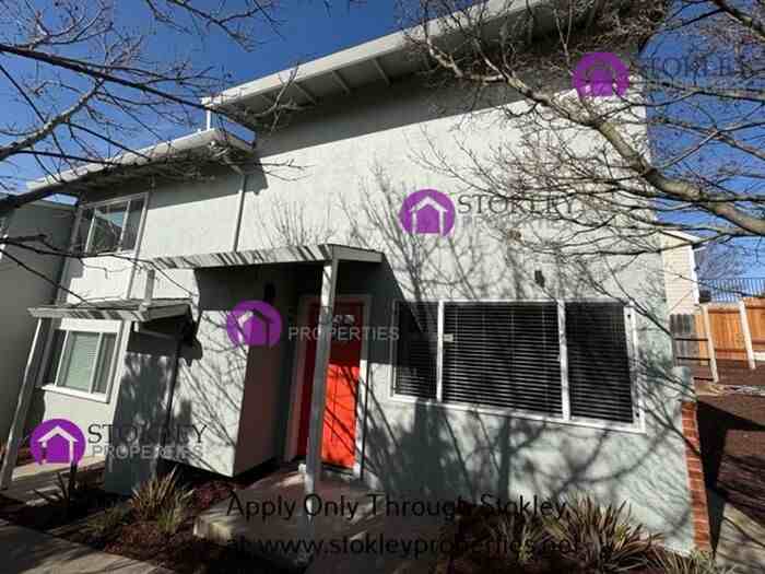 658 E N St - Photo 3 of 21