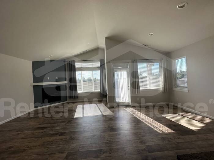 2711 Fiddleback St Ne - Photo 2 of 28