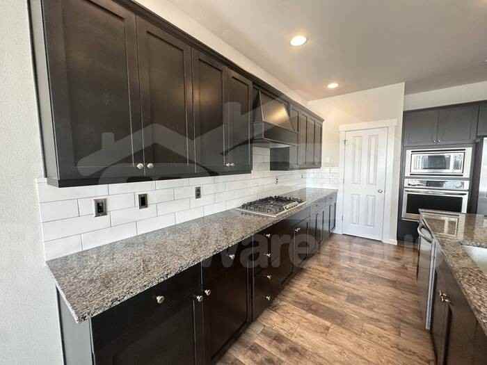 2711 Fiddleback St Ne - Photo 7 of 28