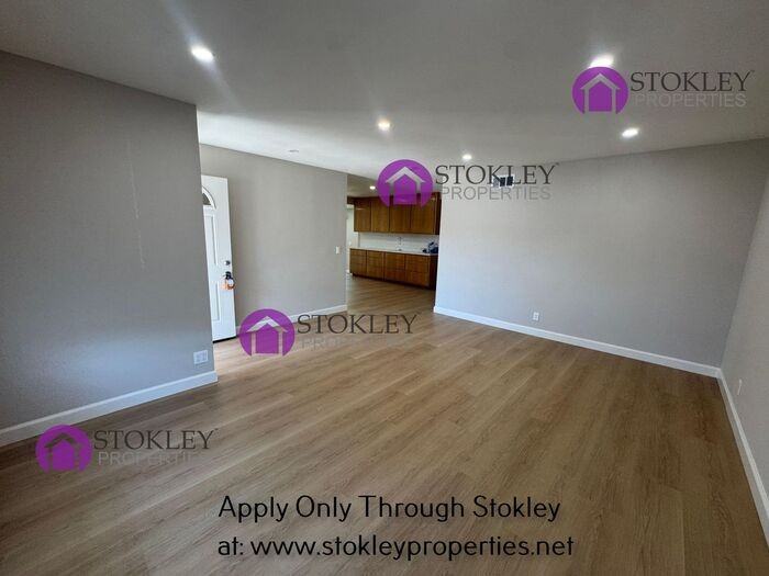 6346 Escallonia Dr - Photo 6 of 37
