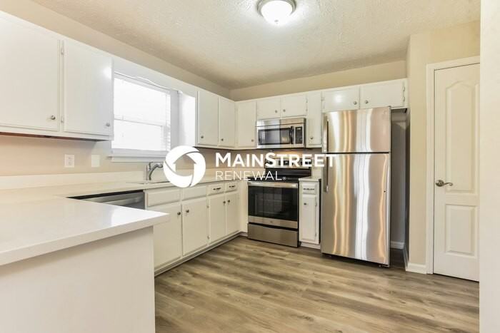 2715 Oxford Hall Ave - Photo 5 of 16