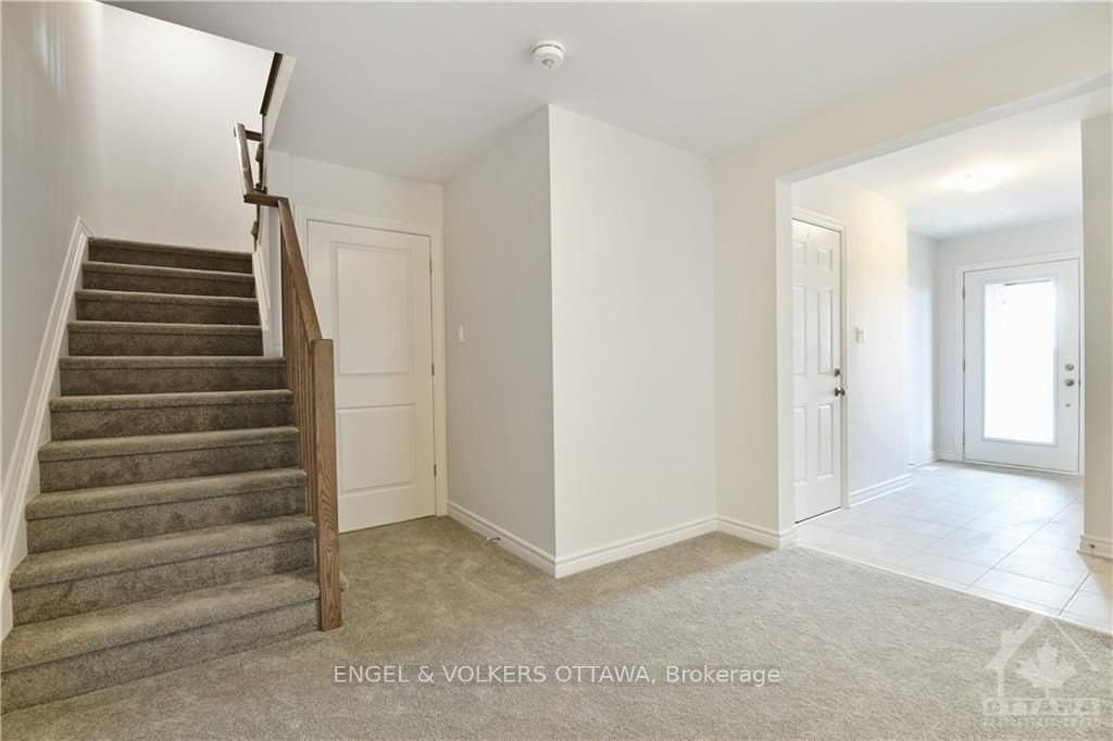 18 Verglas Lane - Photo 3 of 26