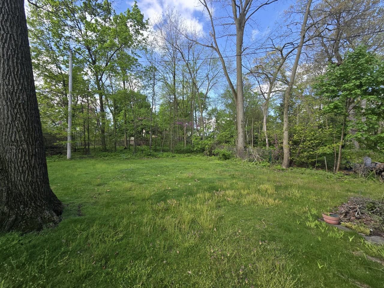 1707 Dexter Ave - Photo 4 of 32