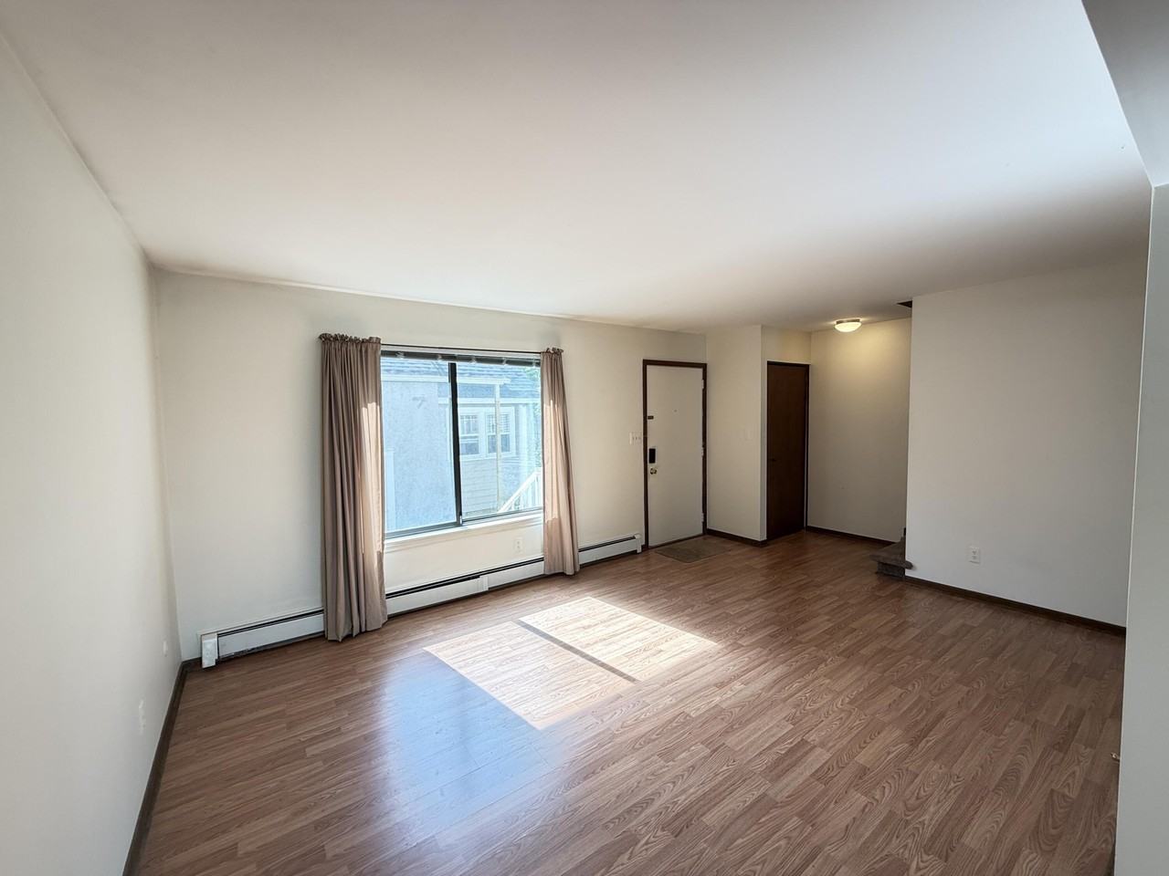 1707 Dexter Ave - Photo 5 of 32
