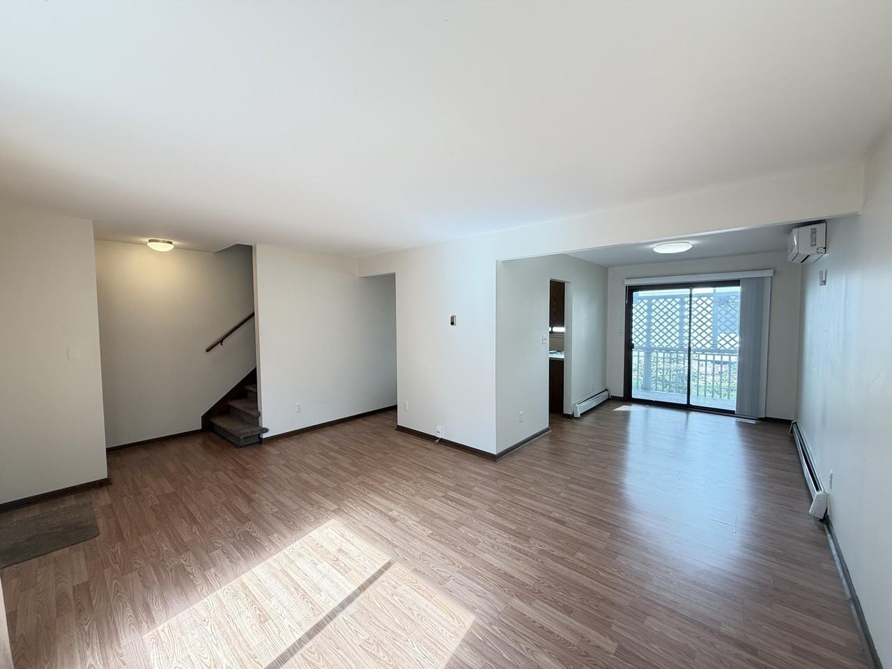 1707 Dexter Ave - Photo 6 of 32