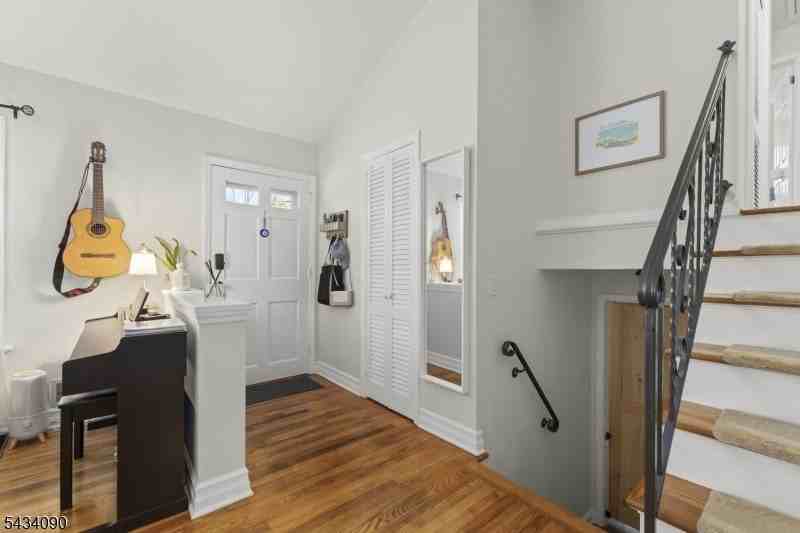 28 Ethan Dr - Photo 6 of 38