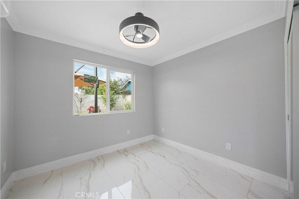 12943 Bess Ave - Photo 3 of 35