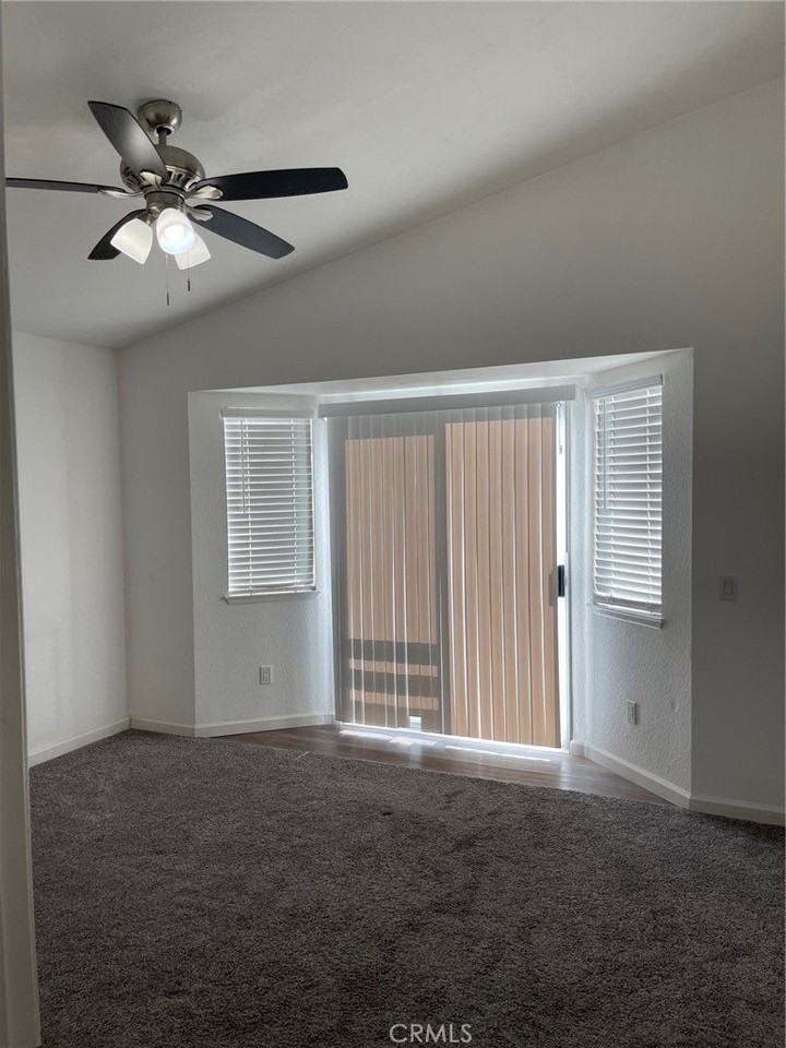 1005 Lilac St - Photo 6 of 11