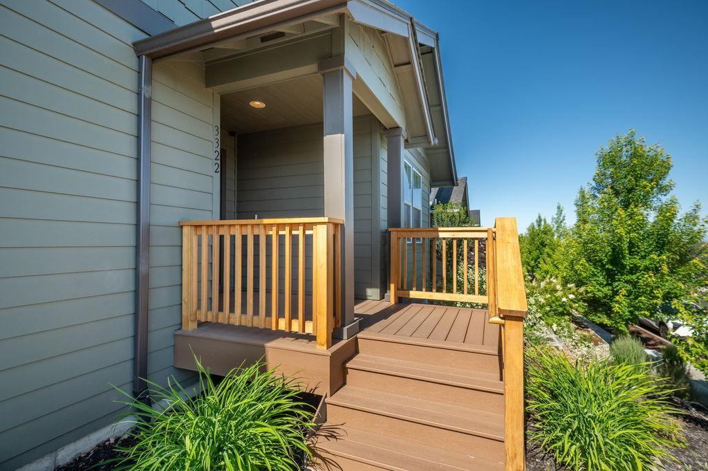 3322 Nw Birch Ave - Photo 2 of 11