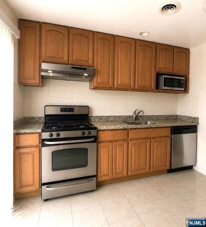304 Loren Ct - Photo 6 of 26
