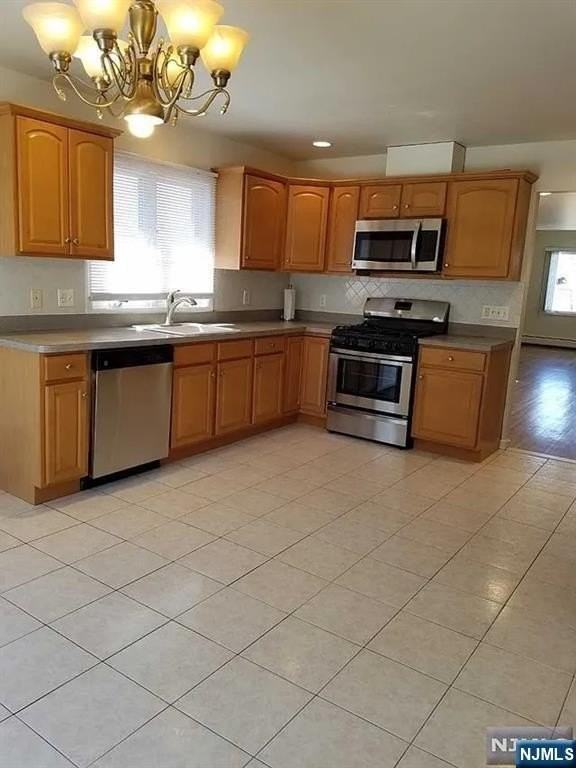 34 Delia Boulevard - Photo 5 of 16