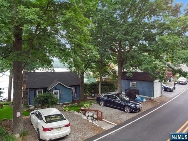 137 Lakeview Ave - Photo 2 of 30