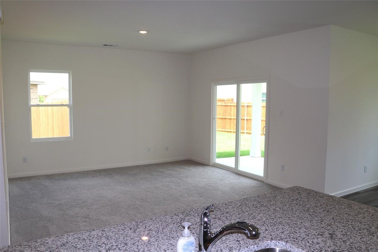 4749 Swan Neck Dr - Photo 7 of 11