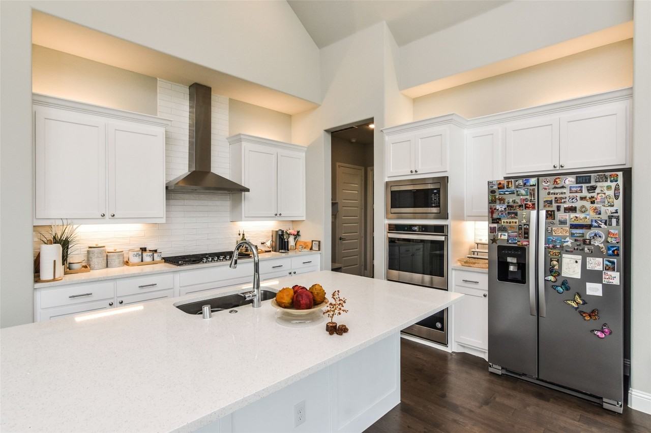 16493 Prairie Oak Rd - Photo 2 of 18