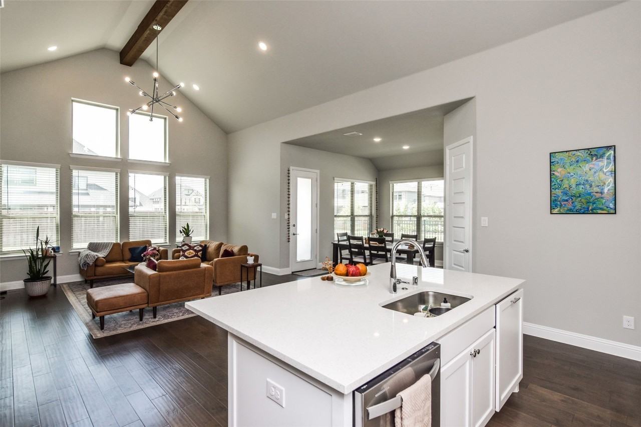 16493 Prairie Oak Rd - Photo 3 of 18