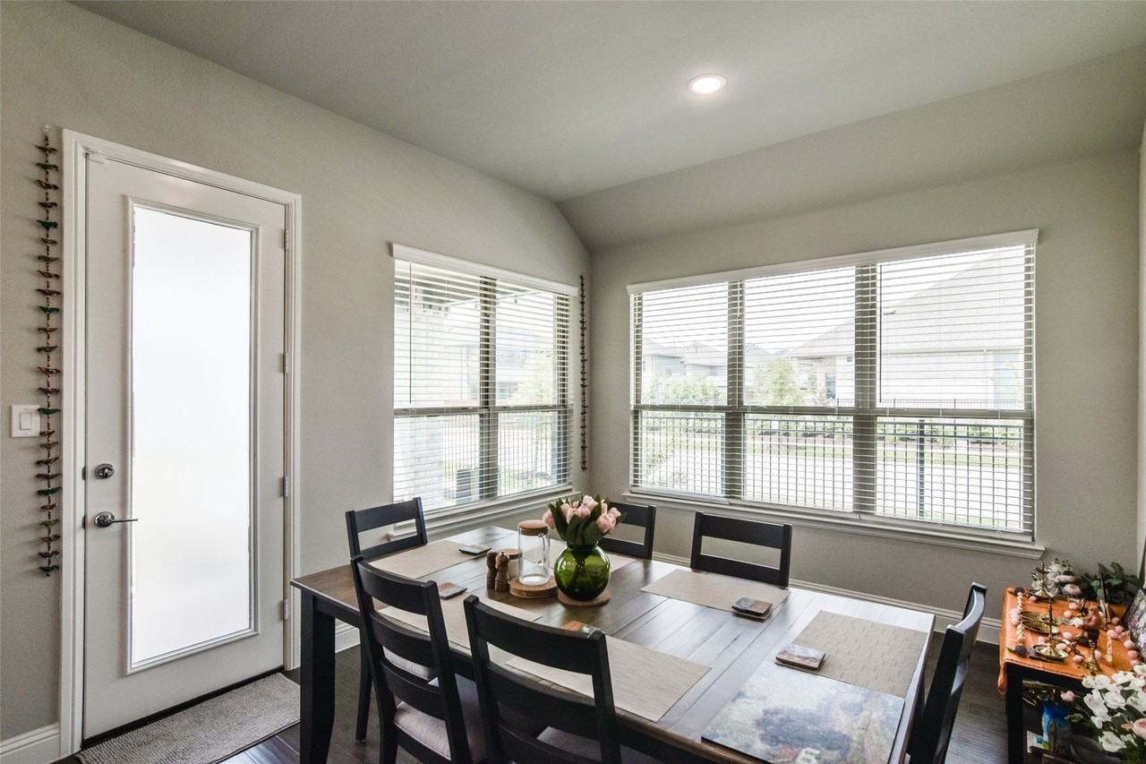 16493 Prairie Oak Rd - Photo 5 of 18