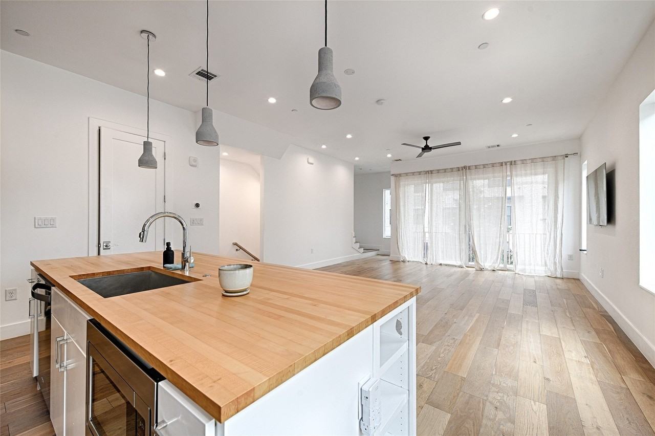 236 Melba St #101 - Photo 3 of 25