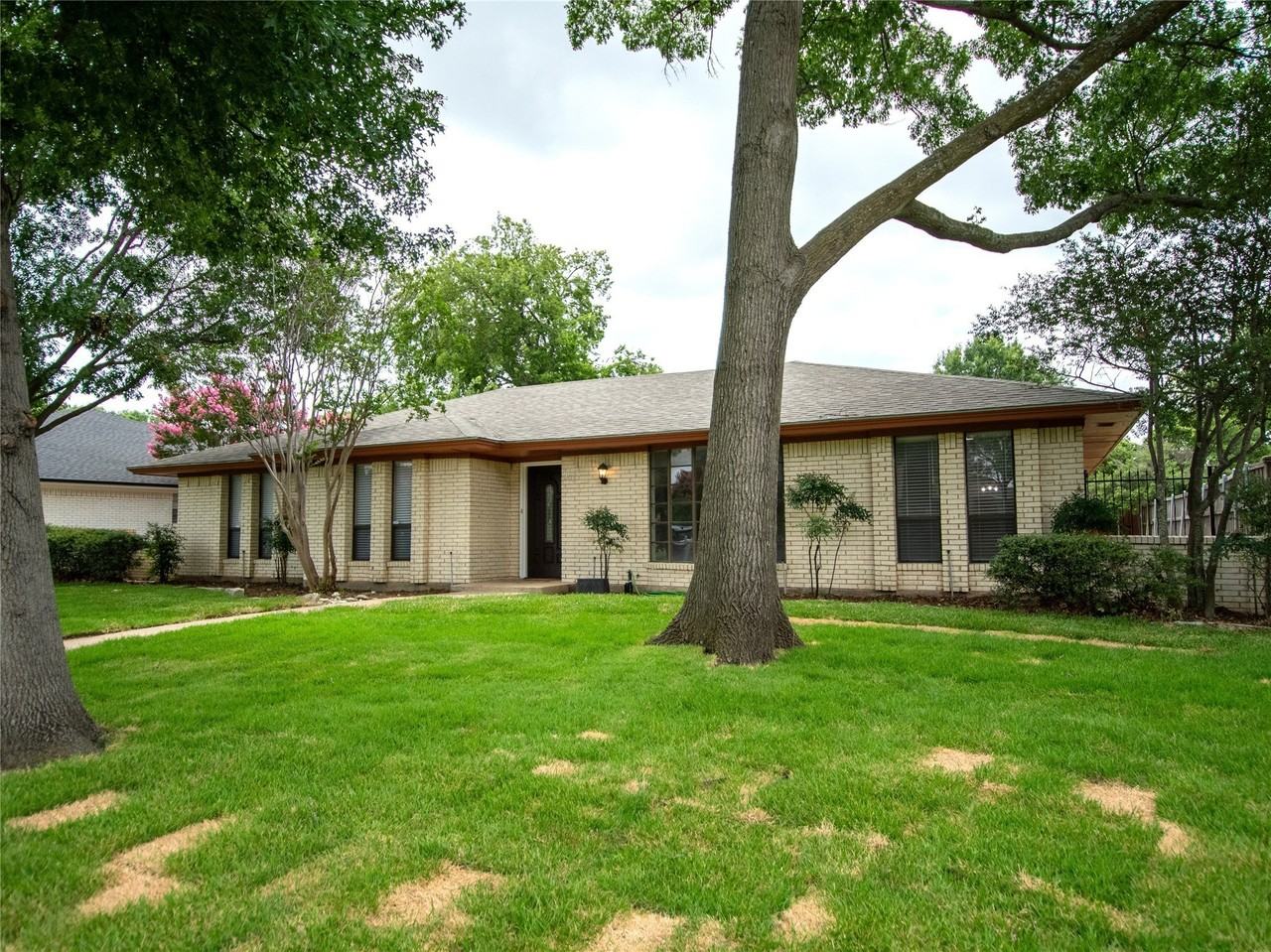 904 Lake Highlands Dr - Photo 3 of 32