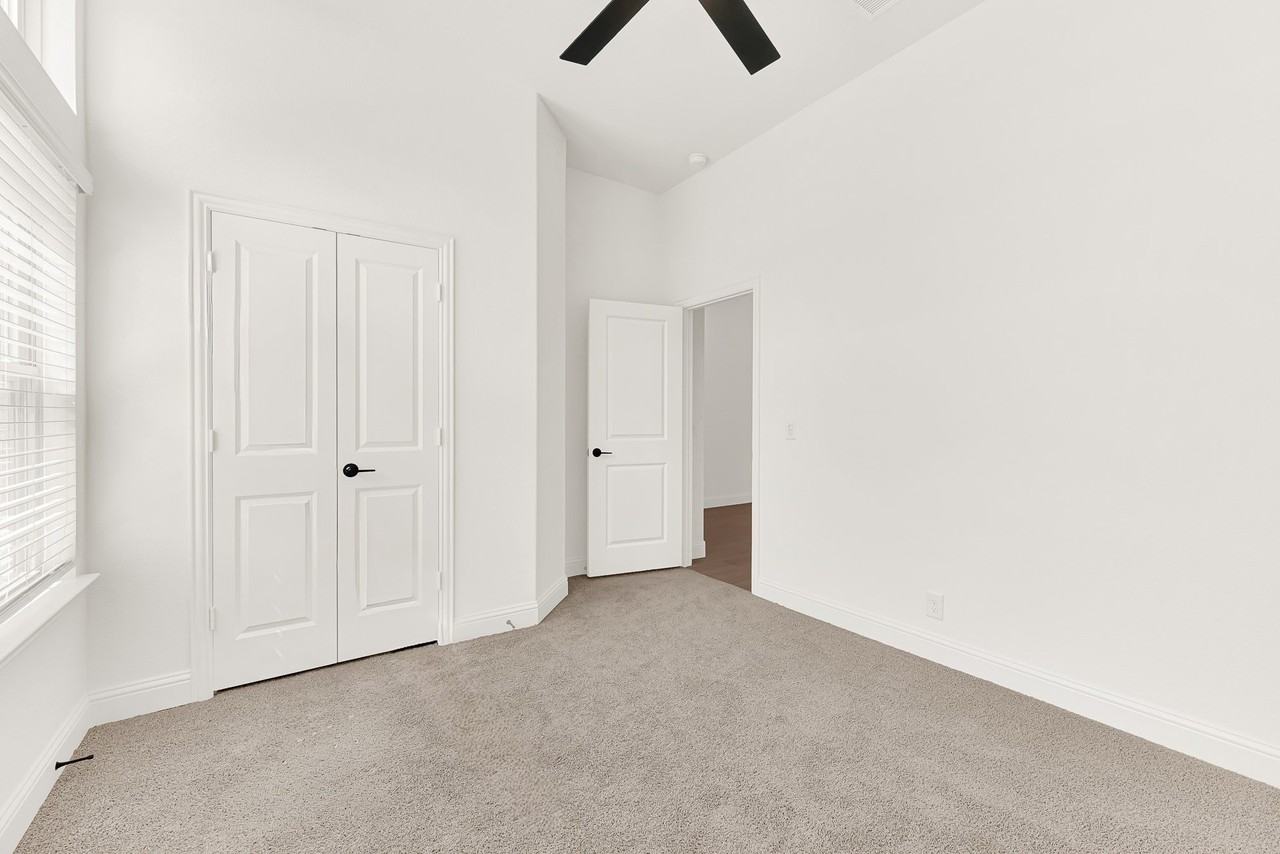 7312 Iris Rd - Photo 6 of 40