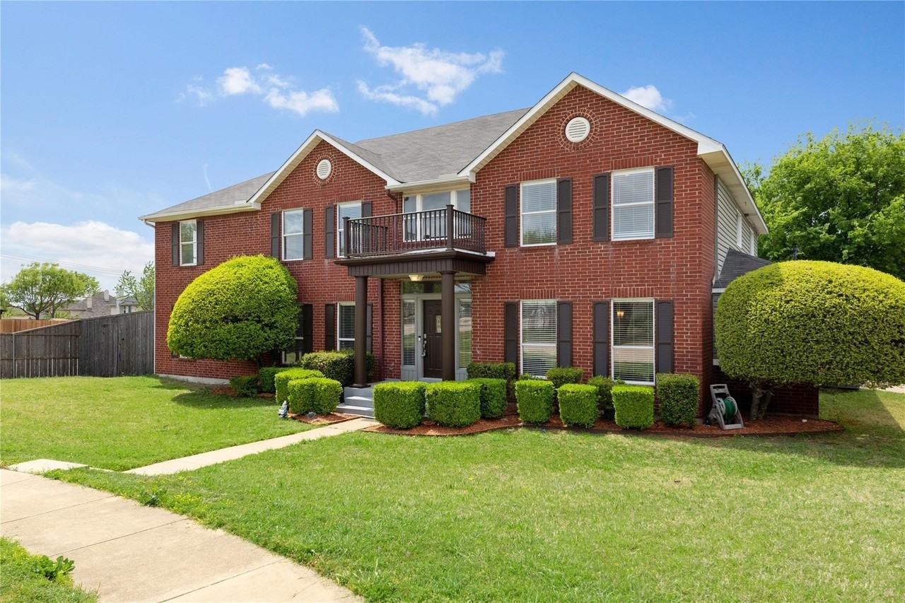 776 Monticello Cir - Photo 3 of 28