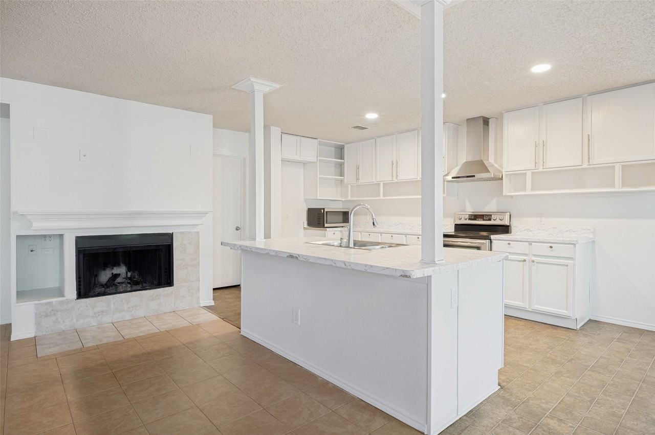 1665 Princess Ln - Photo 6 of 22