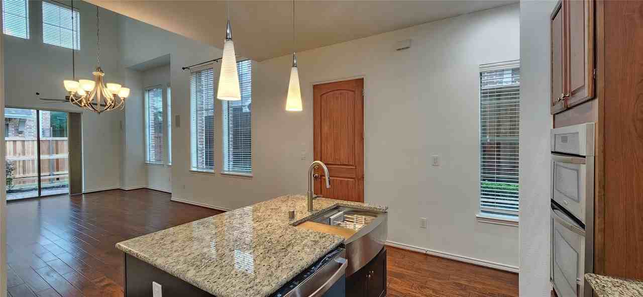 1211 Lake Pointe Way - Photo 7 of 37