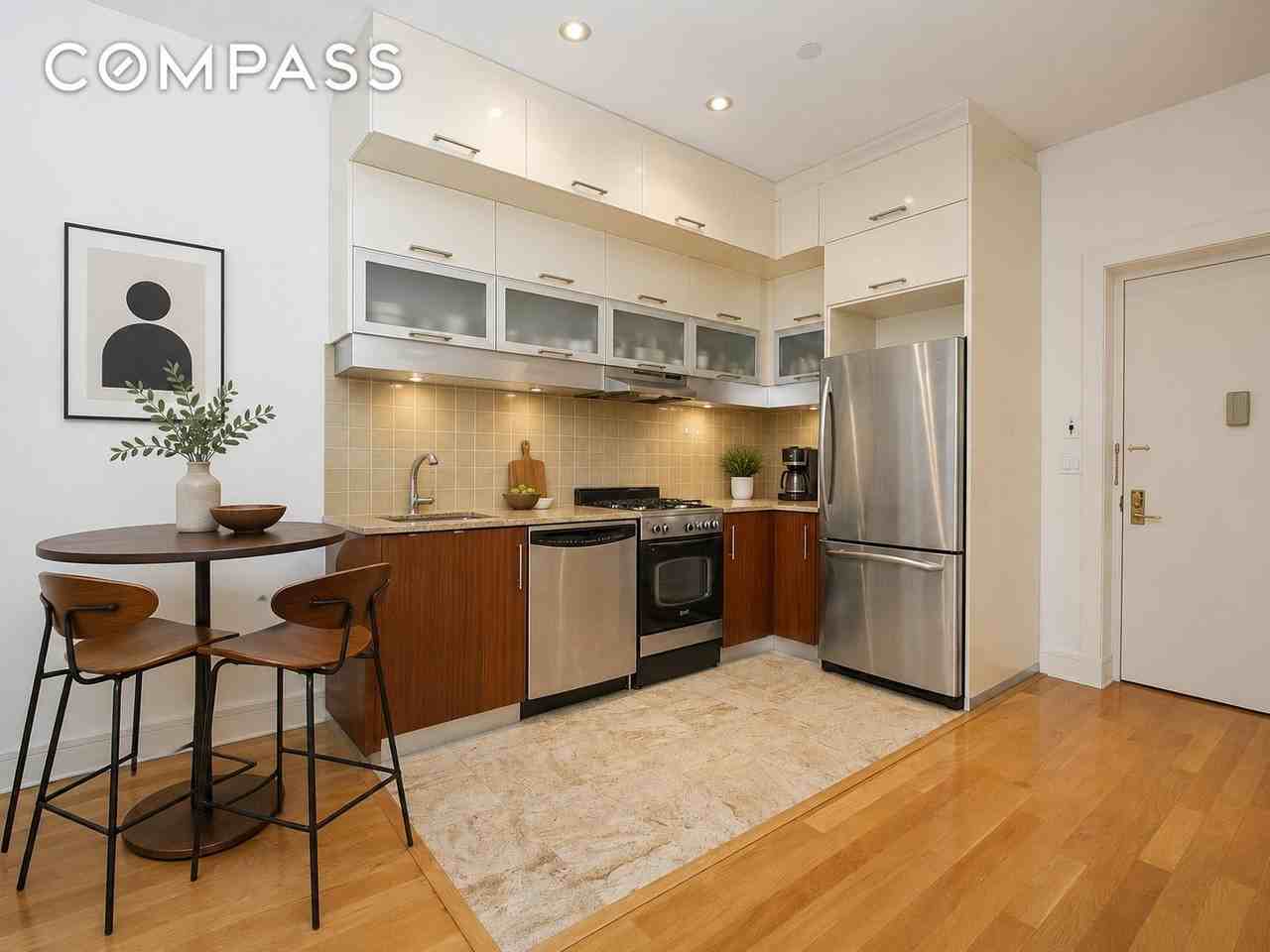4126 27th St #6C - Photo 3 of 6