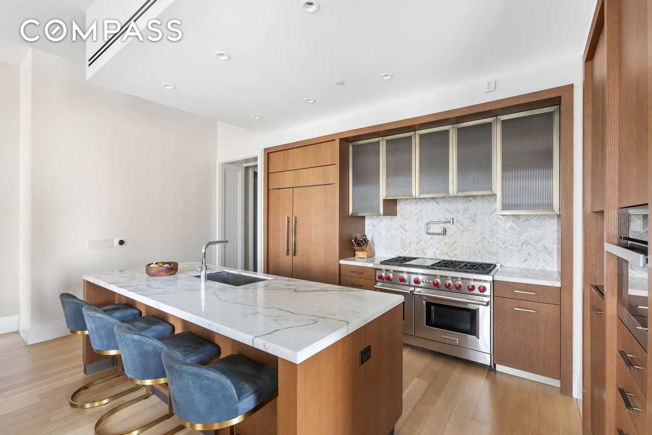 100 Barclay St #17A - Photo 3 of 23