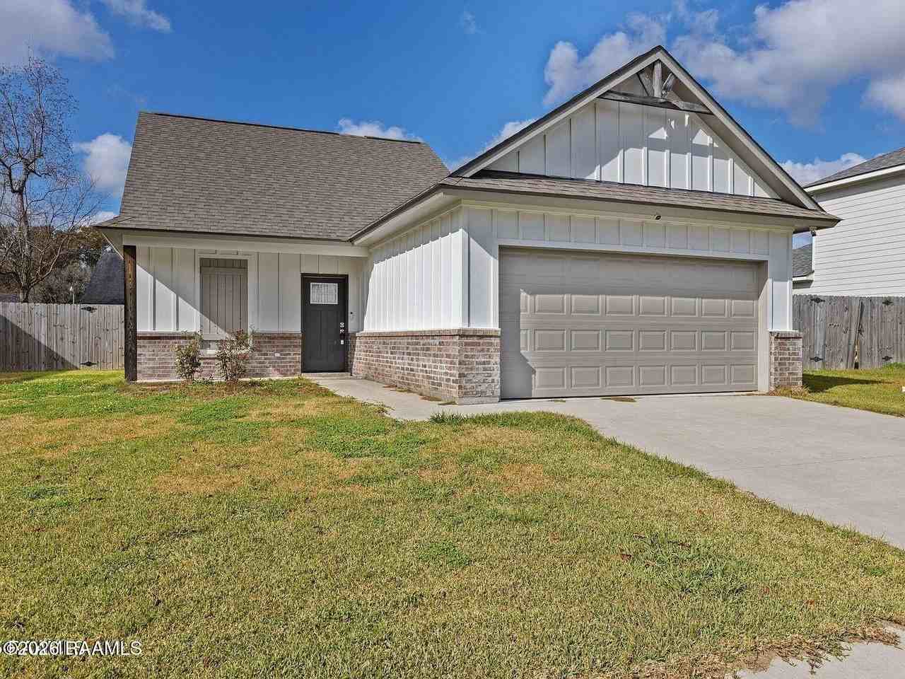 109 Tyreek Dr - Photo 2 of 20